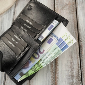 Portfel damski skórzany średni z zabezpieczeniem RFID