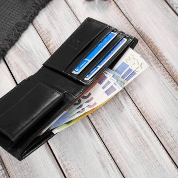 Elegancki portfel męski skórzany z ochroną RFID