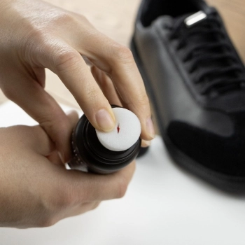 Sneaker Blackener czarny korektor do butów i skóry 75 g Coccine