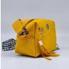 Torebka damska Monnari listonoszka zamszowa musztardowa mała