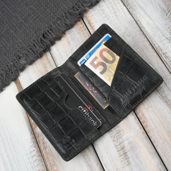 Etui na karty skórzane z tłoczeniem croco ochroną RFID