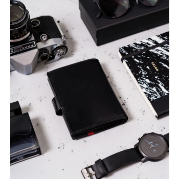 Skórzany portfel męski z zabezpieczeniem RFID Protect — Rovicky