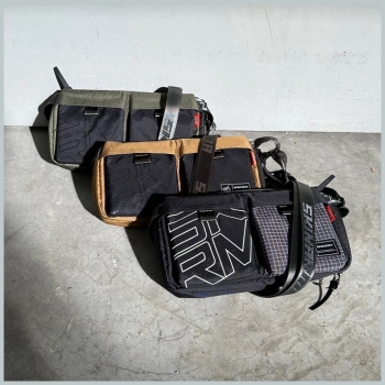 Torebka Crossbody Skinarma Jager         oliwkowy