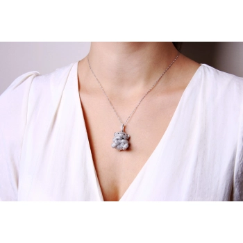 Wisiorek niedźwiadek z brylantami, złoto 18k, elegancki