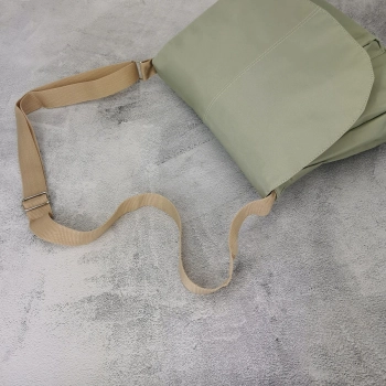 Stylowa torebka damska crossbody - beżowa