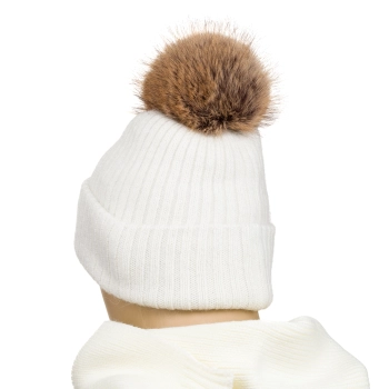 Czapka elegancka uniwersalna biała do codziennego noszenia