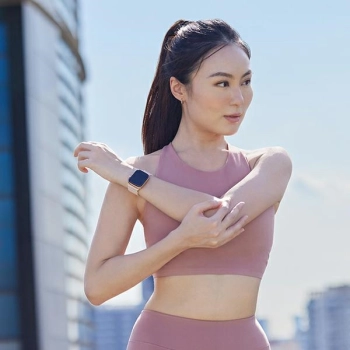 UNIQ pasek Revix Apple Watch Series1/2/3/4/5/6/7/8/9/SE/SE2/Ultra/Ultra 2 42/44/45/49mm. Reversible Magnetic czarny-niebieski/black-blue