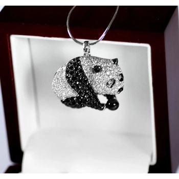 Wisiorek Panda z Diamentami i Onyksem w Złocie 18K
