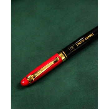 Elegancki długopis — Pierre Cardin