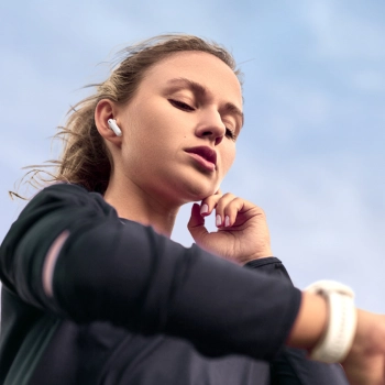 MCDODO SŁUCHAWKI BEZPRZEWODOWE DOUSZNE BLUETOOTH Z MIKROFONEM ETUI BIAŁE