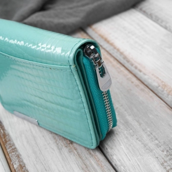 Portfel damski skórzany mini miętowy na co dzień elegancki